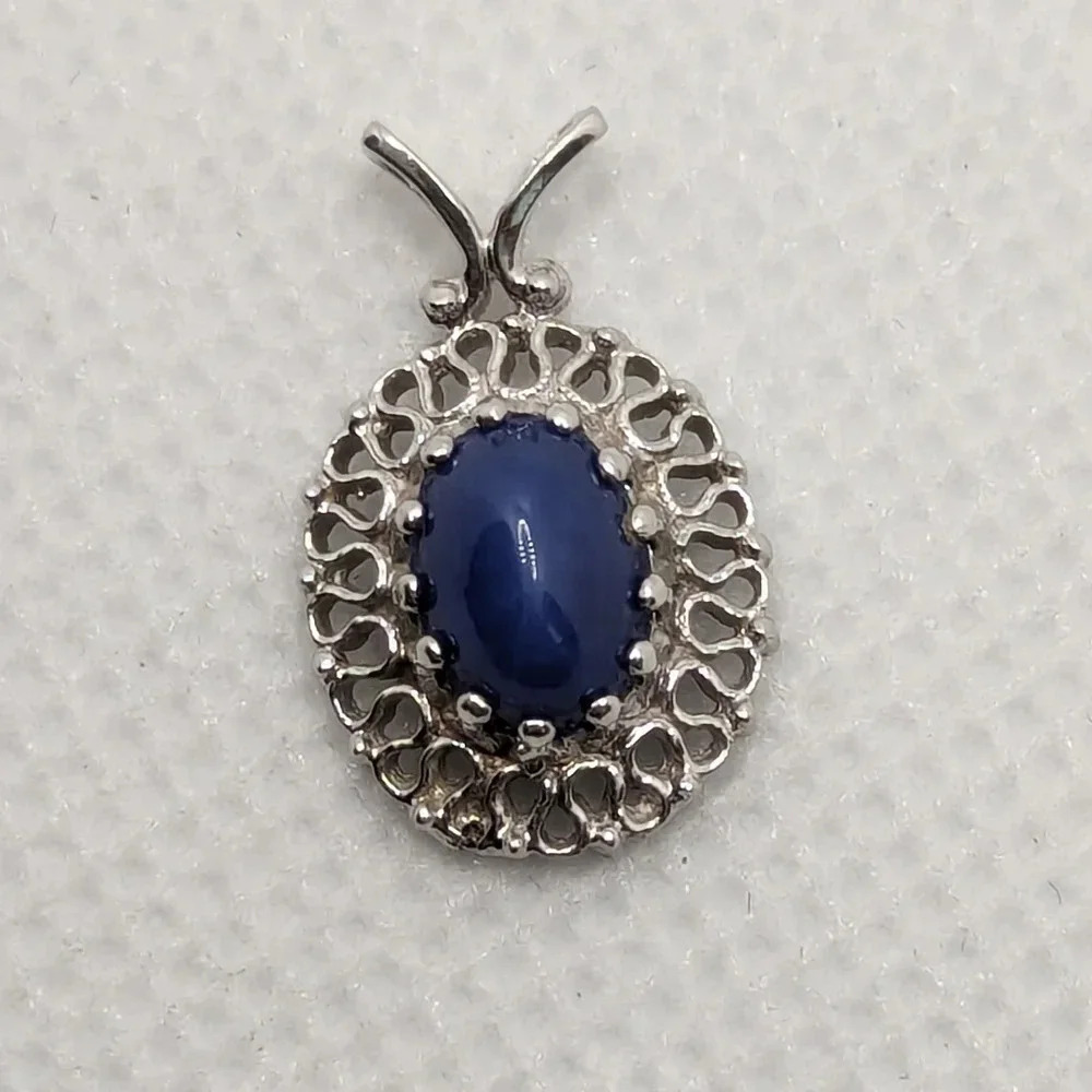✨ Vintage Star Sapphire Style Filigree Pendant